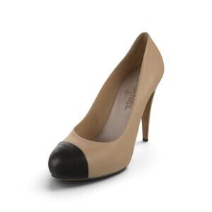 Chanel Beige leather 2013 Interlocking CC Logo Pumps 39 sz